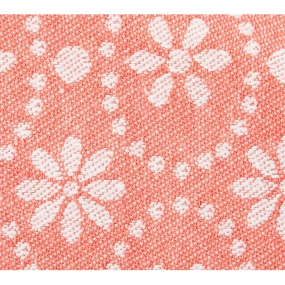 The Pioneer Woman Daisy Geo Table‎ Runner 14